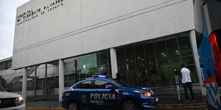 Una mujer está internada con el 60% del cuerpo quemado y detuvieron a su novio como sospechoso del ataque