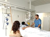 El Hospital Vithas Xanit amplía el tiempo de las visitas a pacientes ingresados en UCI