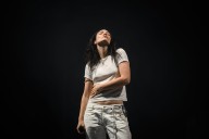 At stripped-down Toronto show, Lorde lets nothing get between her and the audience