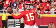 Chiefs’ Patrick Mahomes becomes youngest ever to hit 250