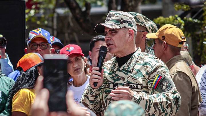 Venezuela inicia ejercicios militares en isla del Caribe en respuesta a EE. UU.