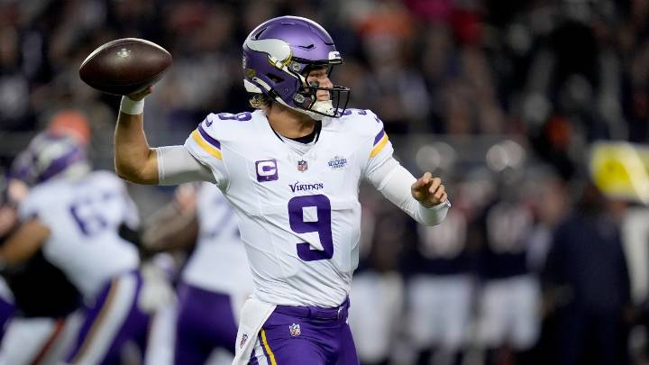 Vikings QB McCarthy misses practice to join fiancée for birth of son