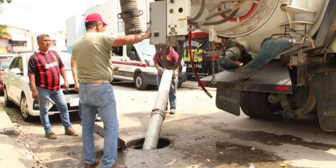 Retira CEAS más de 2 mil metros cúbicos de material de azolve