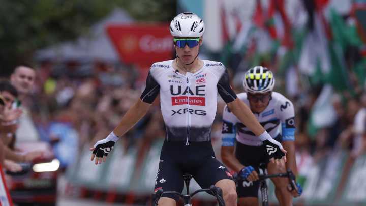 Juan Ayuso: "Después de todo lo que ha pasado, está bien responder encima de la bici con las piernas"