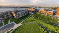 Reportan tiroteo en la Universidad de Massachusetts en Boston, Estados Unidos: autoridades despliegan operativo de seguridad y evacúan a estudiantes