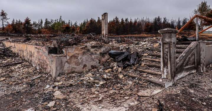 Newfoundland wildfire victims share grief, fear