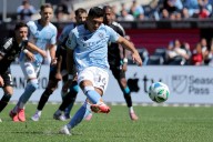 Deadspin | Alonso Martinez converts pair of PKs as NYCFC jolt Charlotte