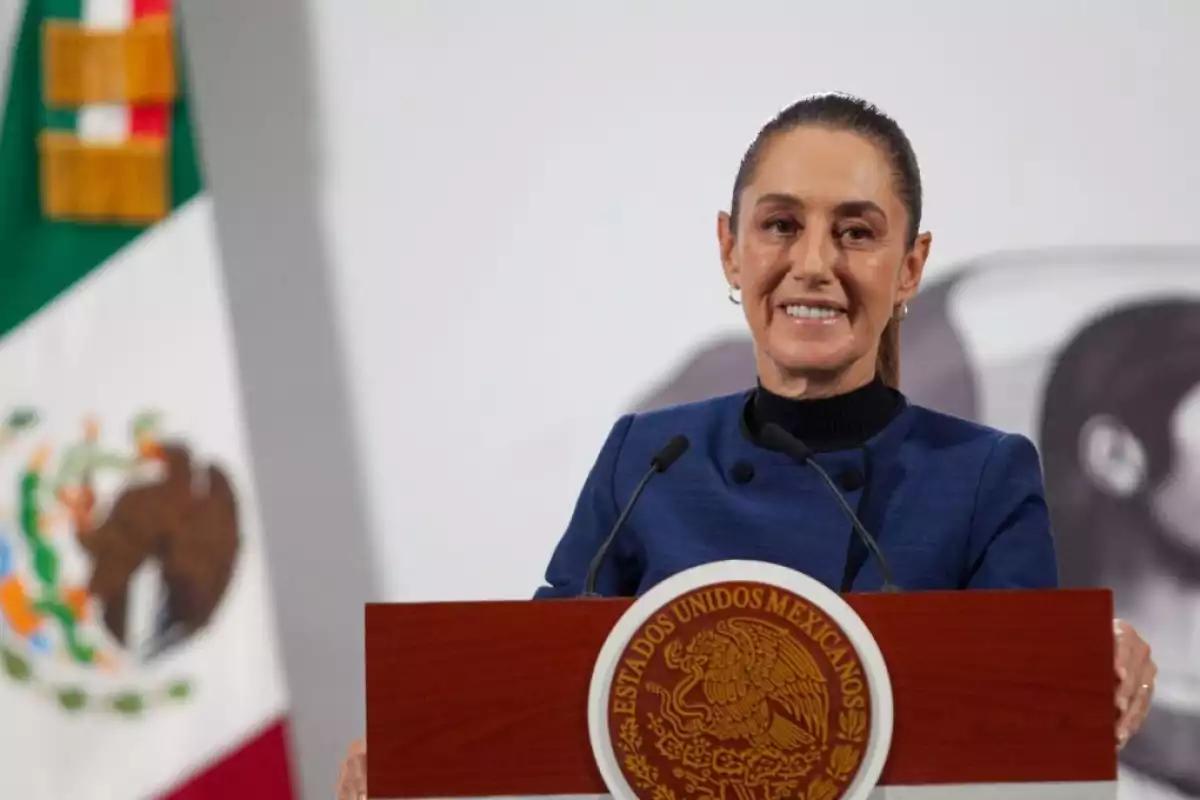 Sheinbaum evita choque con Petro por caso de músicos colombianos y niega vínculo con el M
