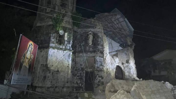 Terremoto de magnitud 6.7 sacude el centro de Filipinas y desata alerta por tsunami