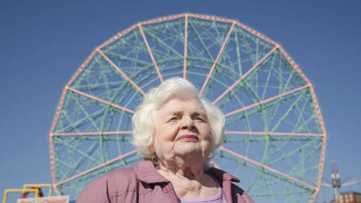 Movie Review: Friendship, grief and June Squibb in 'Eleanor the Great'