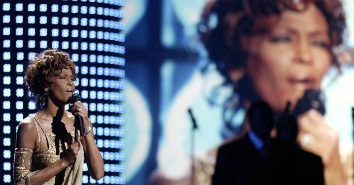 Whitney Houston, más viva que nunca: Una gira sinfónica la "trae de vuelta" con IA
