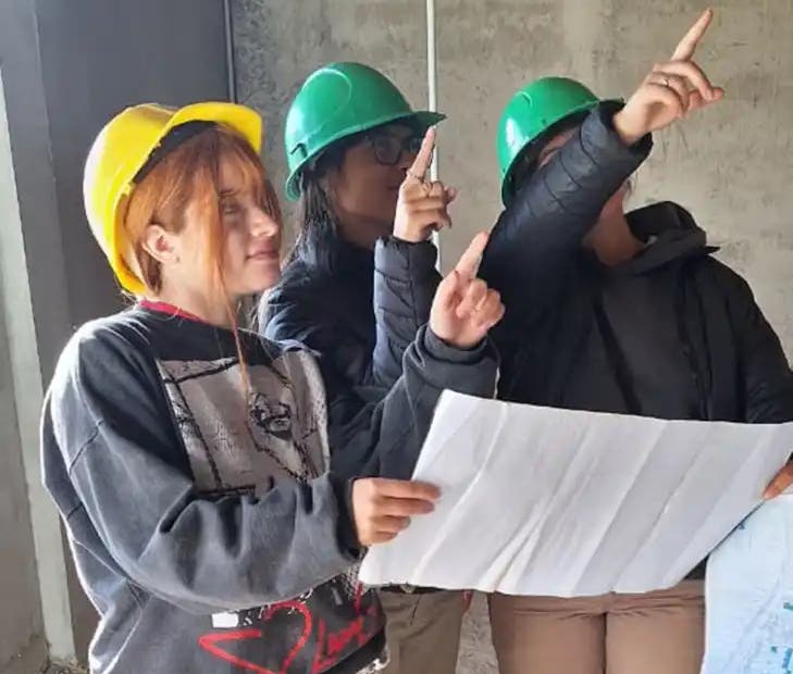 Mujeres que eligen construcción como especialidad en el nivel medio anticipan un cambio de paradigma en el mercado laboral