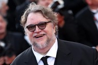 Guillermo del Toro subasta parte de su colección de objetos de terror para protegerla