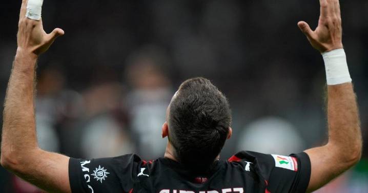 AC Milan beats 10-man Lecce 3-0 in Italian Cup to keep alive trophy pursuit without European play