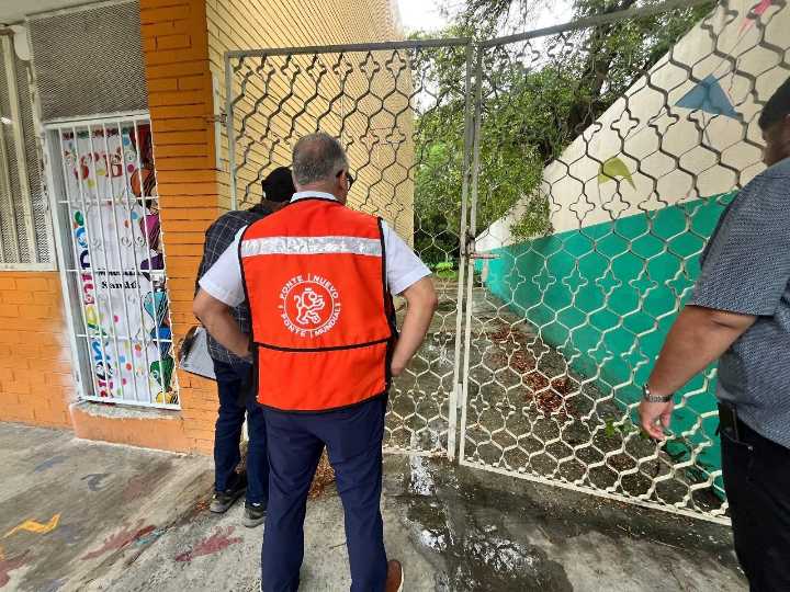 Reparan daños en escuelas de NL debido a las lluvias