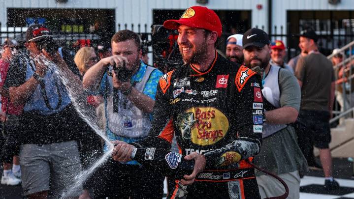 Chase Briscoe Delivers on Son’s Promise, Breaks History With 51-YO Southern 500 Record Last year's victorious glamor came back to Chase Briscoe as JGR's new recruit left a trailblazing impact in Darli