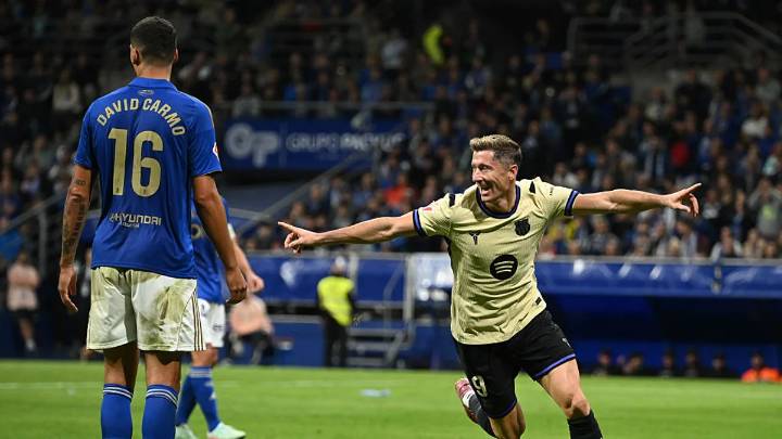 El Barça remonta en Oviedo y mantiene el pulso por el liderato con el Madrid