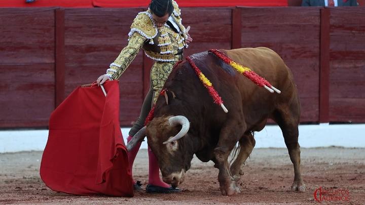 Triunfo de Juan Ortega en Colmenar Viejo: faena de ensueño y dos orejas de ley