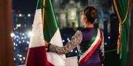 Claudia Sheinbaum lució vestido artesanal en su primer Grito de Independencia: quién lo diseñó y cuál es su significado