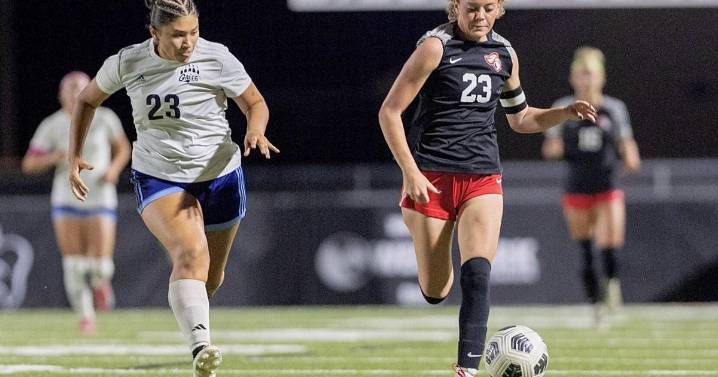 Hillcrest girls soccer honors Tanner Scoresby in commanding victory over Skyline