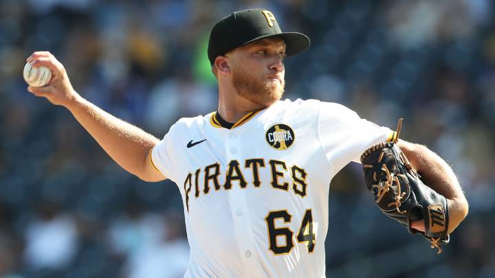 Pirates make 2 roster moves before Dodgers clash