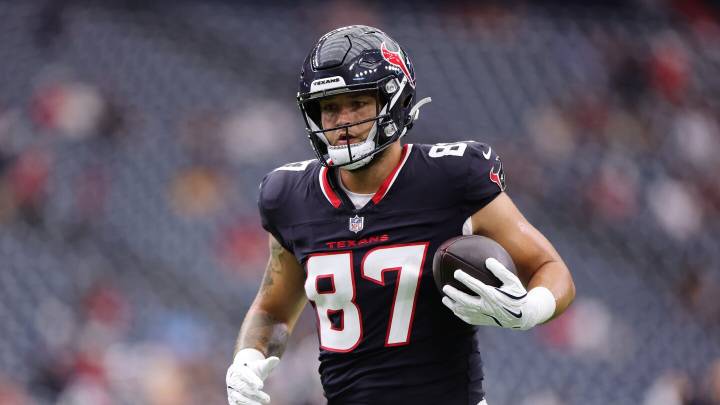 Texans put TE Cade Stover on IR