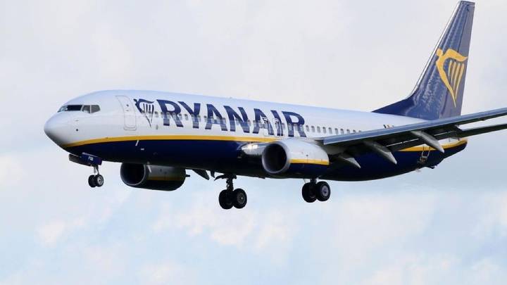 Ryanair cierra sus operaciones en Santiago, Tenerife Norte, Jerez, Valladolid y Vigo en pleno choque con Aena