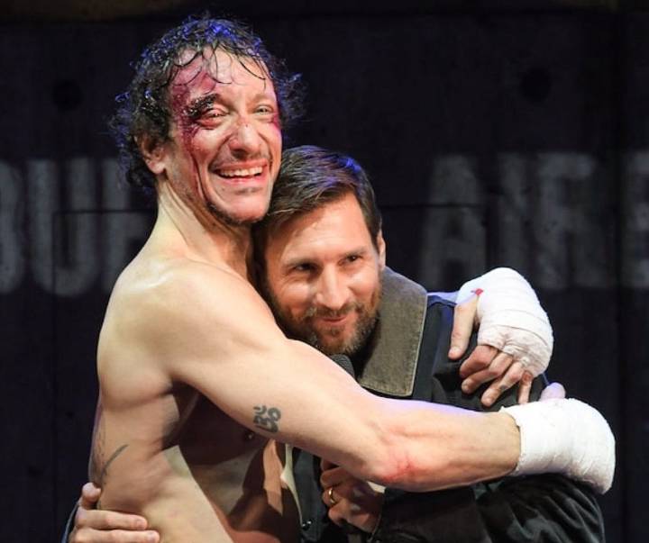 Videos: Leo Messi sorprendió a Nicolás Vázquez en la función de Rocky