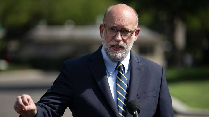 White House raises specter of mass firings if government shuts down