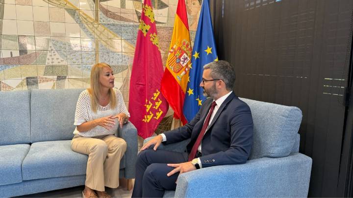 Guevara entrega el testigo a Lucas en un acto sin declaraciones a la prensa