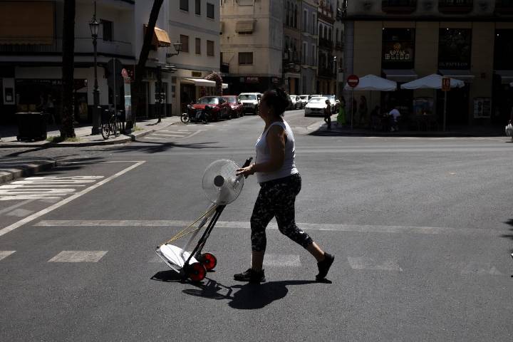 El Gobierno incluirá los hogares que no pueden refrigerarse en verano para calcular la pobreza energética
