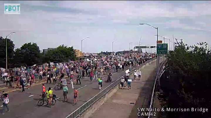Labor Day protest sees thousands march in downtown Portland