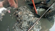 Sacan una gran cantidad de toallitas húmedas del drenaje en Real Pacífico, en Mazatlán