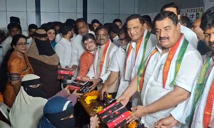 Sewing Machines Distributed Under Indiramma Minority Scheme, Govt Targets 33,750 Beneficiaries in Phase Two