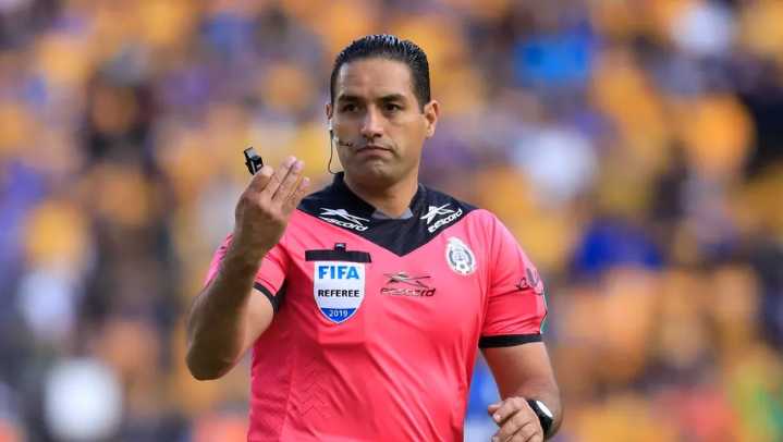 Revela ex árbitro Roberto García Orozco que el América lo vetó por pitarle penaltis en contra