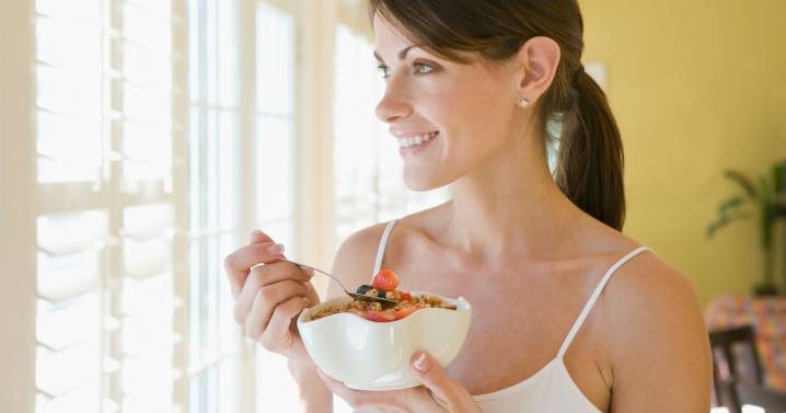 Oncology expert's one simple breakfast food 'every day' could help prevent bowel cancer, expert says