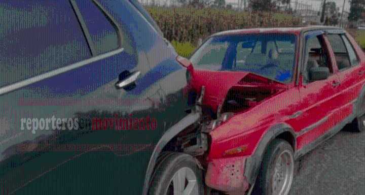 DOS CAMIONETAS Y UN VEHÍCULO SE VIERON INVOLUCRADOS EN UN CHOQUE VIAL EN IXTLAHUACA