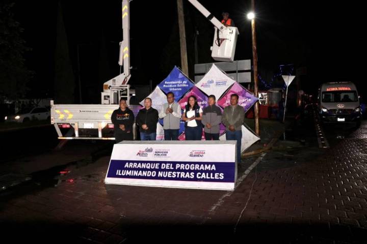 Mejora Lupita Cuautle seguridad e imagen urbana con nuevas luminarias