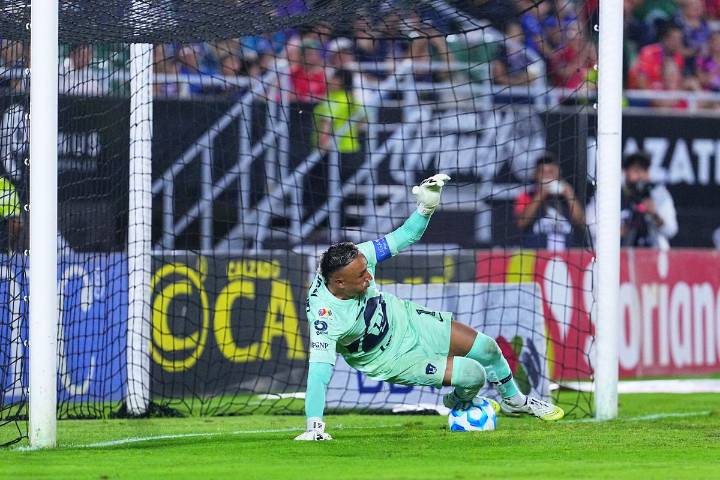 Keylor, Memo y Macías dan triunfo a Pumas