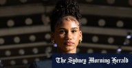Following the path of Caitlin Clark and Paige Bueckers, this Australian teenager has been offered a record number of US college scholarships to play women’s basketball