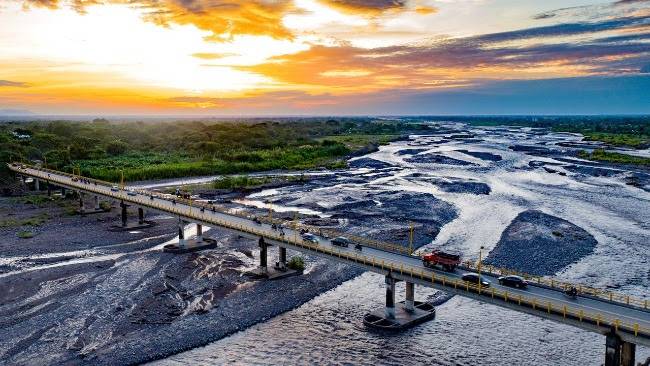 El Puente sobre el río Guatiquía que comunica a Villavicencio con Restrepo no presenta afectación estructural