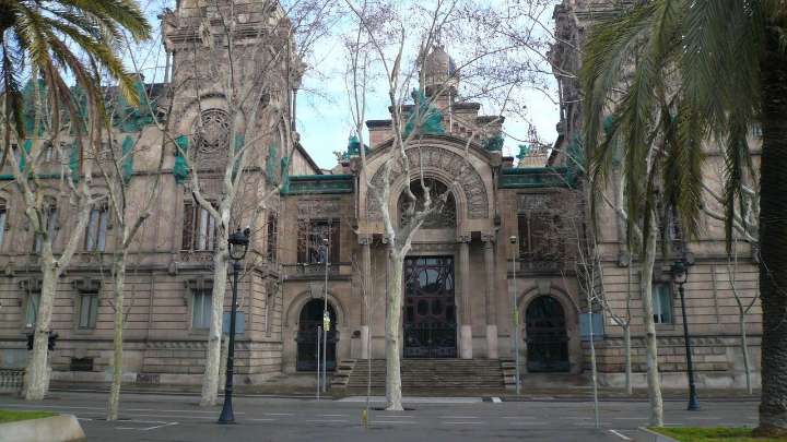 La Justicia anula un decreto de la Generalitat que blinda la inmersión lingüística en Cataluña