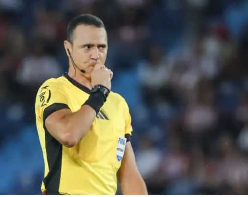 Esto gana Wilmar Roldán por pitar un partido de fútbol en la Liga Betplay