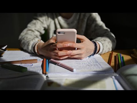 How some U.S. schools are disconnecting students from their phones