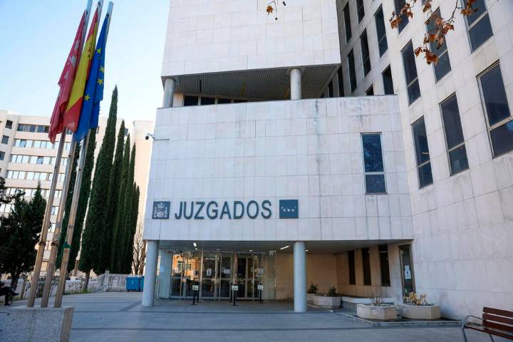 El juez Peinado demanda a cargos políticos y periodistas