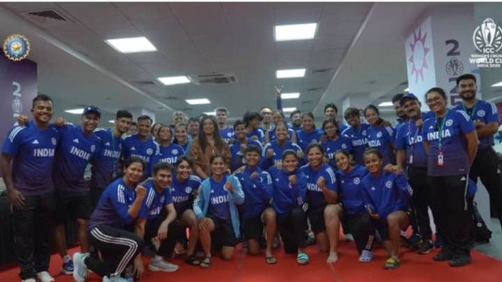 Shreya Ghoshal Meets Players Before India vs Sri Lanka Women's World Cup Entertainment News