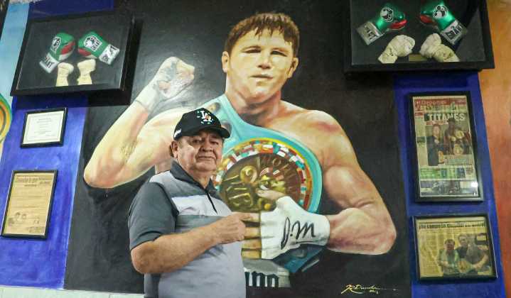 Chepo Reynoso, el entrenador de box que huyó de su pueblo, fue carnicero y descubrió al Canelo Álvarez