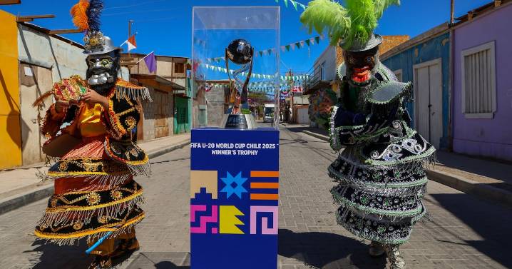 La copa del Mundial Sub 20 recorre el norte del país con paradas en La Tirana y Pozo Almonte