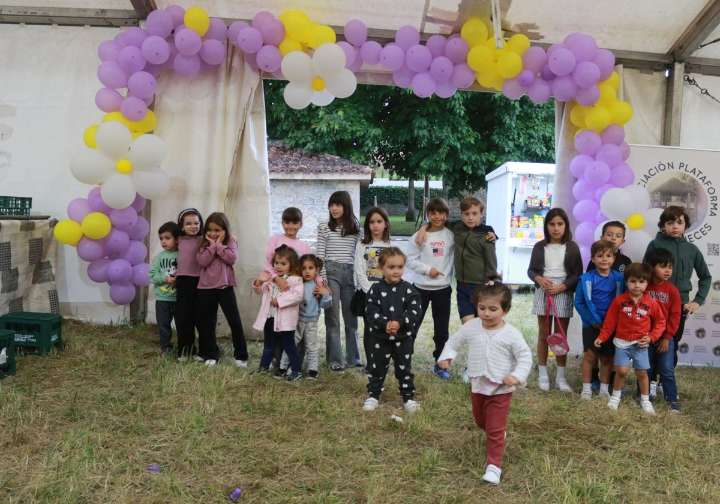 Los niños, grandes protagonistas en las fiestas de Castiello y Pumarín