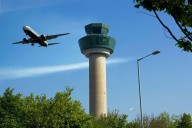 Ryanair Pilots Sends Distress Code After Reportedly Losing Contact with Air Traffic Control